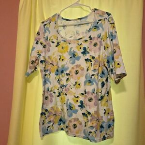 🟢2 For $15 🌼Women's Floral Top🌼